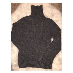 Comfy & Stylish Cable Knit Sweater
